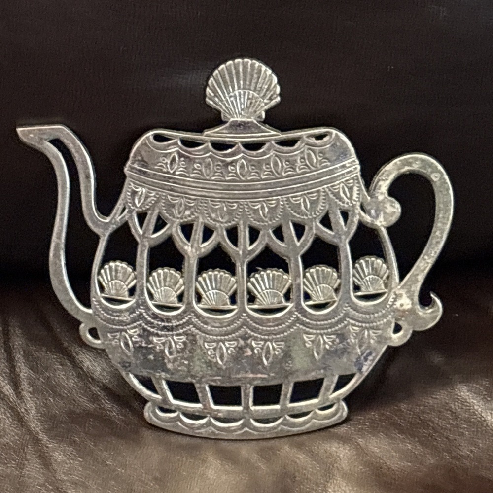 Teapot Trivet Stainless Steel Metal Vintage Footed Scallop Seashells